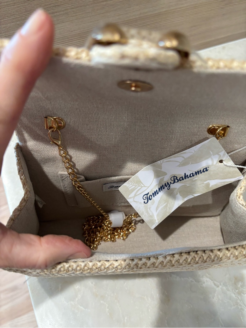 📚BTS sale📚 NWT Tommy Bahama woven handbag with gold horseshoe & bamboo strap - Picture 7 of 8